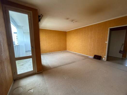 Appartement à vendre 41 000 € 4 pièces 3 chambres 79,59 m² Étage 9/10 Europe-Remicourt Saint-Quentin 02100