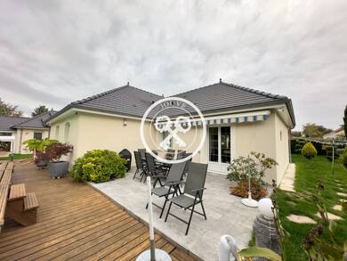 Maison de plain-pied à vendre 355 000 € 6 pièces 4 chambres 137 m² 896 m² de terrain St Lye 10180