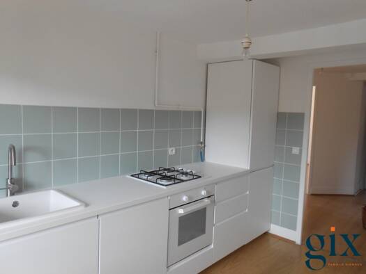 Appartement à louer 845 € 4 pièces 3 chambres 97,7 m² Étage 2/2 Centre-Trois Fontaines Rives 38140