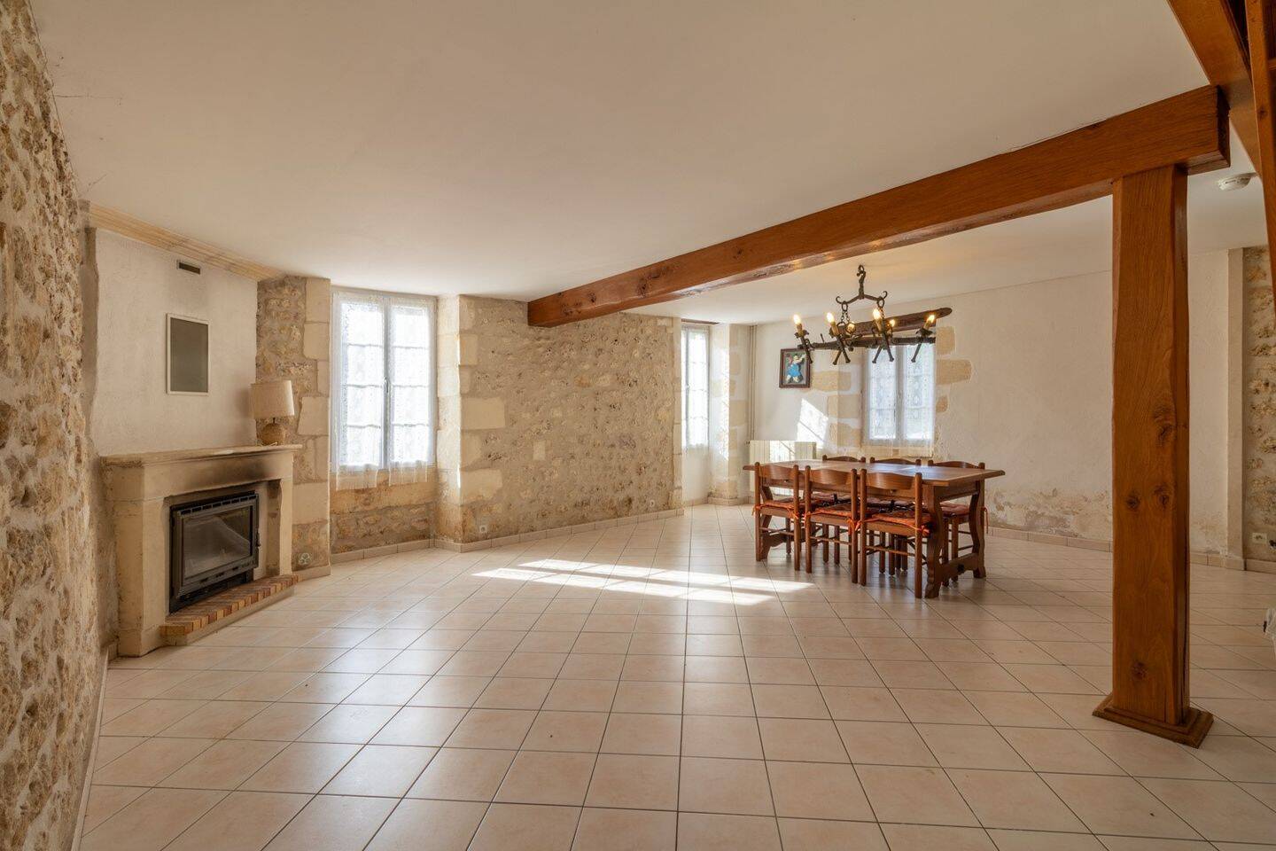 Maison à vendre, 220m², SAINT SAVINIEN
