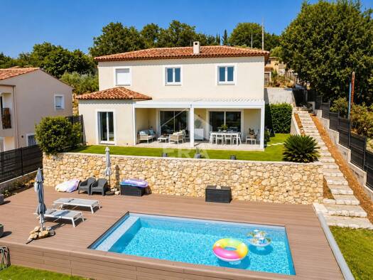 Maison à vendre 850 000 € 4 pièces 3 chambres 150,68 m² 916 m² de terrain Nord La Gaude 06610