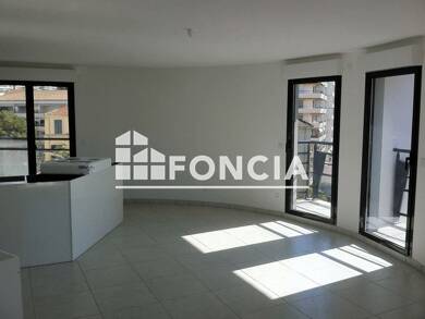 Appartement à louer 1 499 € 3 pièces 2 chambres 64,5 m² Étage 5/7 Saint Nicolas Cannes 06400