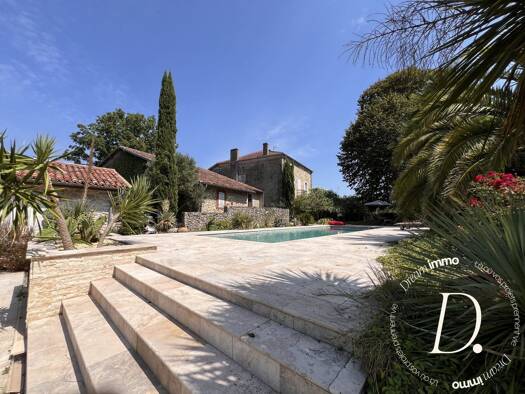 Villa à vendre 760 000 € 8 pièces 5 chambres 374 m² 16 128 m² de terrain Saint-Cricq-du-Gave 40300