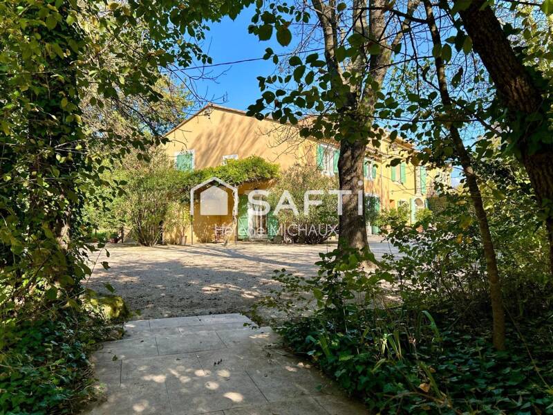 Maison à vendre, 632m², ENTRAIGUES SUR LA SORGUE