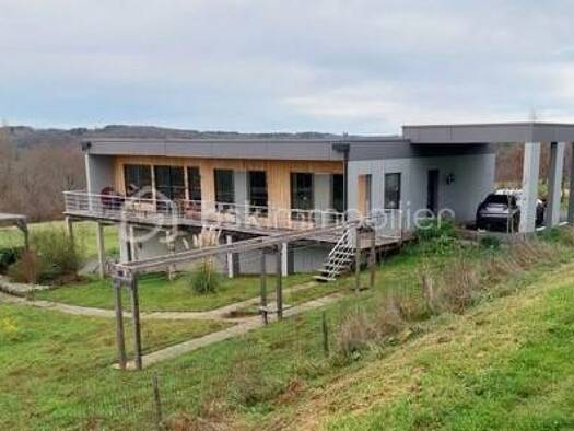 Maison à vendre 361 900 € 4 pièces 3 chambres 135 m² 4 387 m² de terrain Villefranche-du-Périgord 24550