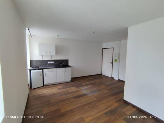 Appartement à louer 357 € 2 pièces 1 chambre 22,6 m² Étage 1/2 Eglise-Lannouchen-Cité Marine Landivisiau 29400