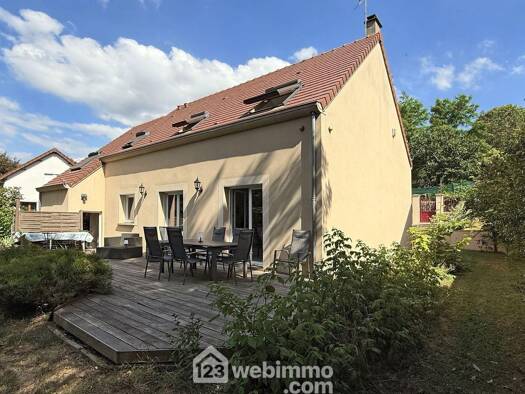 Maison à vendre 575 000 € 6 pièces 4 chambres 151 m² 800 m² de terrain Sucy-en-Brie 94370