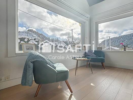 Demeure à vendre 620 000 € 14 pièces 7 chambres 280 m² 1 491 m² de terrain La Cluse-et-Mijoux 25300