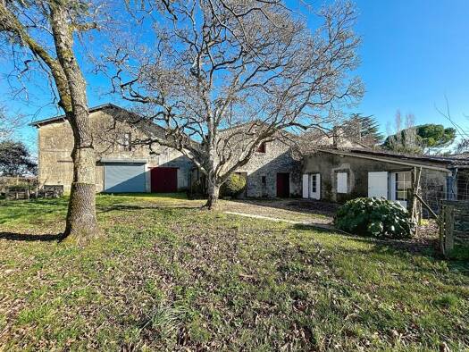 Maison à vendre 334 000 € 4 pièces 3 chambres 120 m² 880 m² de terrain Saint Aignan 33126