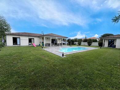 Maison de plain-pied à louer 2 857 € 5 pièces 3 chambres 138 m² 1 200 m² de terrain Seilh 31840
