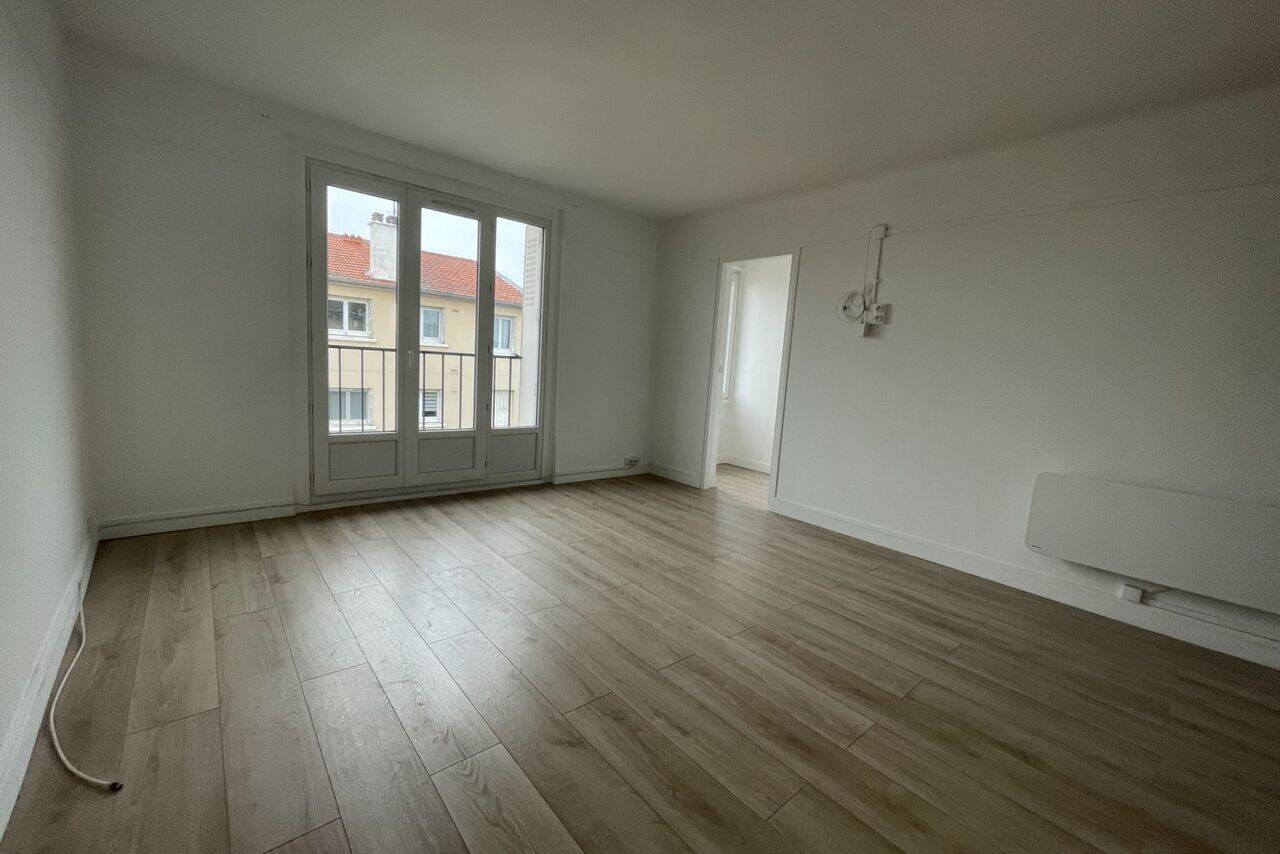 Maison à louer, 44m², SAINT MAUR DES FOSSES