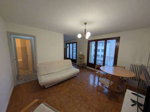 Appartement à louer 1 250 € 2 pièces 1 chambre 43,5 m² Étage 3/6 Bourg-la-Reine 92340