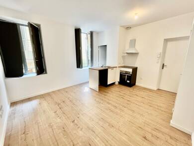 Appartement à louer 450 € 1 pièce 22 m² 2ème étage Cremieu 38460