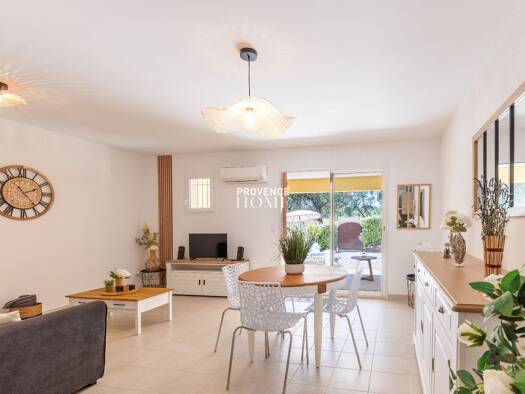 Appartement à vendre 245 000 € 2 pièces 1 chambre 56 m² RDC Roussillon 84220