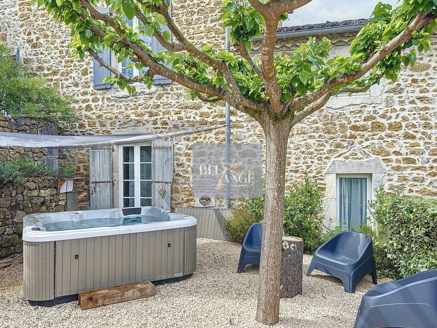 Maison à vendre, 360m², VALLON PONT D'ARC