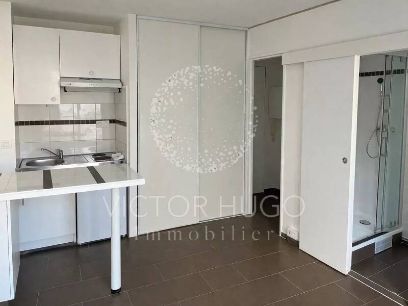 Maison à louer, 18m², PARIS 18E