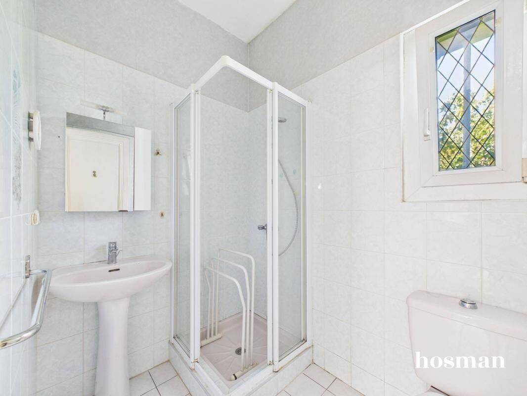 Charmante maison à rafraichir avec superbe jardin et garage - Qu — 14