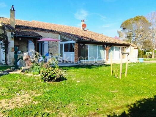 Ferme à vendre 260 000 € 5 pièces 3 chambres 155 m² 1 441 m² de terrain Damazan 47160