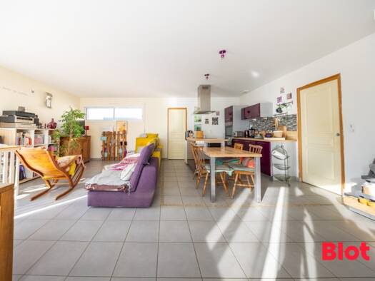 Maison de plain-pied à vendre 262 500 € 4 pièces 3 chambres 92,8 m² 554 m² de terrain Quévert 22100