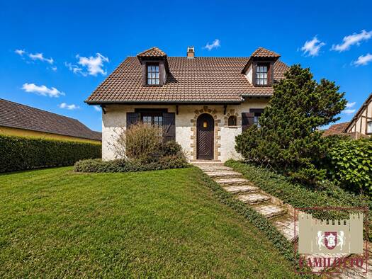 Maison à vendre 219 000 € 6 pièces 4 chambres 120 m² 635 m² de terrain Nogent-le-Roi 28210