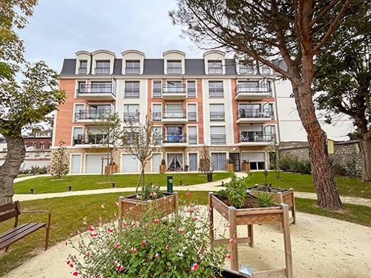 Appartement à louer 889 € 2 pièces 1 chambre 39 m² Étage 3/4 Gare Mantes-la-Jolie 78200