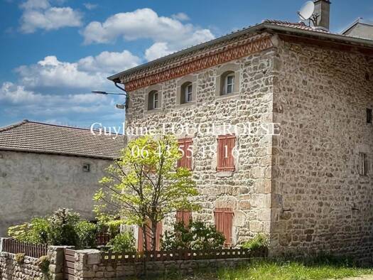Maison à vendre 149 000 € 12 pièces 9 chambres 310 m² 70 m² de terrain Saint-Clément-de-Valorgue 63660