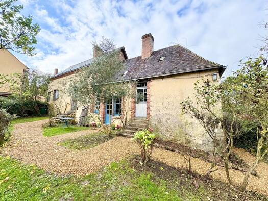 Maison à vendre 135 000 € 5 pièces 2 chambres 108 m² 888 m² de terrain Montreuil-le-Henri 72150