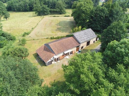 Ferme à vendre 465 000 € 6 pièces 4 chambres 165 m² 2 400 m² de terrain Rilhac-Rancon 87570