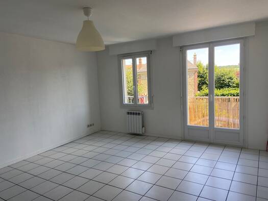 Appartement à louer 906 € 3 pièces 2 chambres 61 m² Étage 1/3 Ouest Saint Arnoult en Yvelines 78730