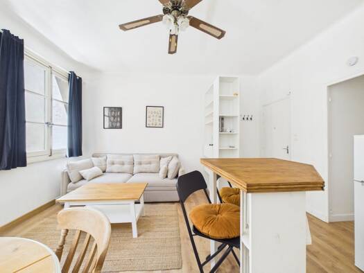 Appartement à vendre 142 000 € 2 pièces 1 chambre 31,93 m² Étage 1/3 Avignon 84000