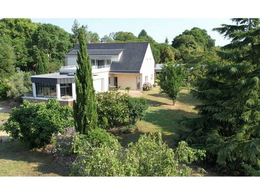 Maison à vendre 595 000 € 8 pièces 5 chambres 244 m² 7 041 m² de terrain La Chapelle-Saint-Laud 49140