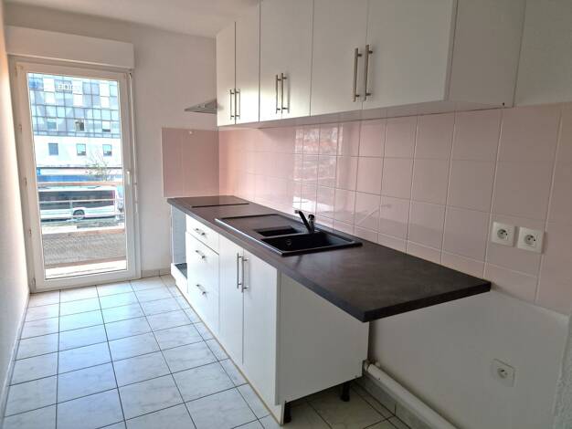 Appartement à louer 1 037 € 3 pièces 2 chambres 65 m² 2ème étage La Bastide Bordeaux 33100