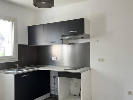 Appartement à louer 903 € 3 pièces 2 chambres 62,2 m² RDC Brétigny-sur-Orge 91220