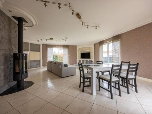 Maison à louer 1 670 € 5 pièces 4 chambres 138 m² Beautour Vertou 44120