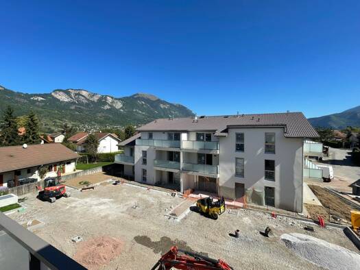 Appartement à vendre 403 000 € 4 pièces 3 chambres 87 m² RDC/2 Centre Ouest St Pierre en Faucigny 74800