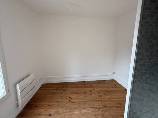 Appartement à louer 365 € 2 pièces 1 chambre 22 m² RDC Nord Est Avesnes-sur-Helpe 59440