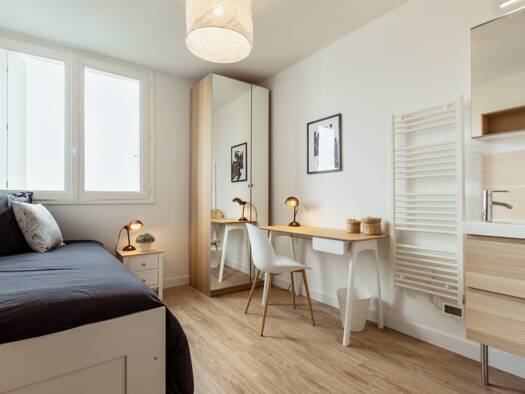 Appartement à louer 487 € 1 pièce 9 m² Étage 4/4 Cenon 33150