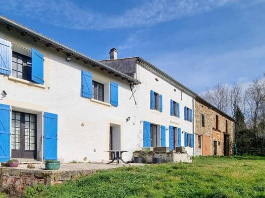 Maison à vendre 350 000 € 14 pièces 8 chambres 133 m² 7 030 m² de terrain Labécède-Lauragais 11400