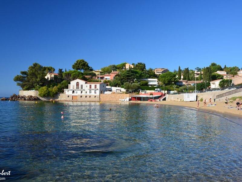 Maison à louer, 200m², CARQUEIRANNE