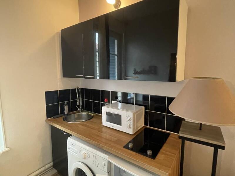 Maison à louer, 17m², LYON 8E