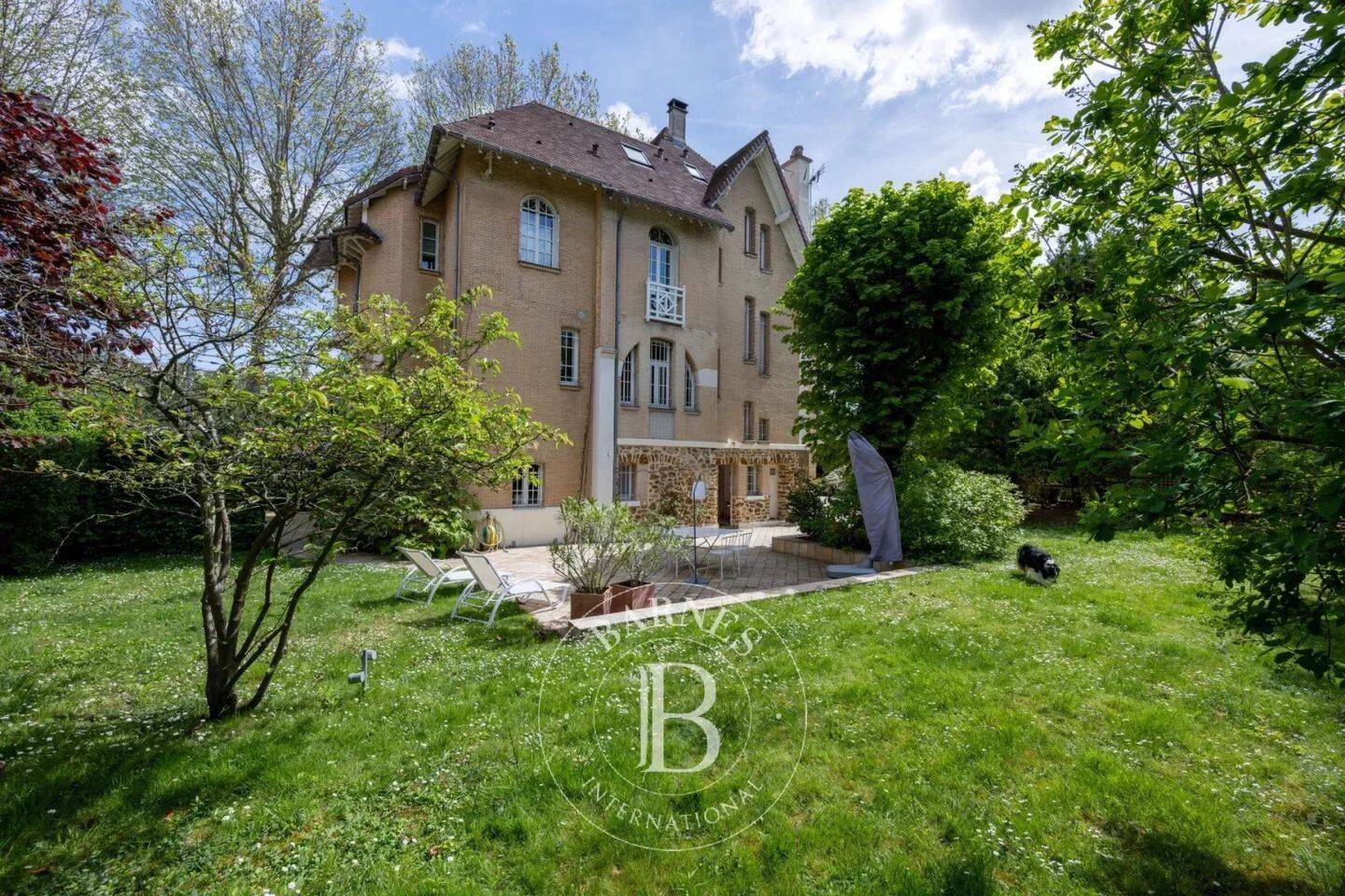 Maison à vendre, 390m², SAINT MAUR DES FOSSES