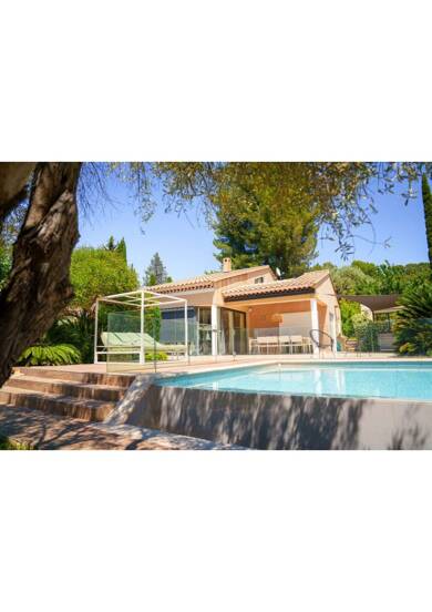 Villa à vendre - Neuf 1 133 000 € 5 pièces 3 chambres 172 m² 1 066 m² de terrain Le Castellet 83330