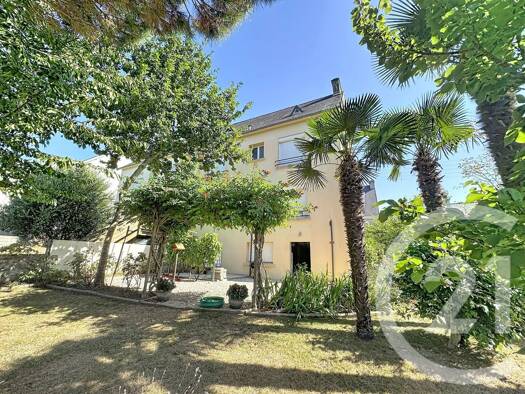 Maison à vendre 217 300 € 6 pièces 4 chambres 106 m² 434 m² de terrain Landerneau 29800