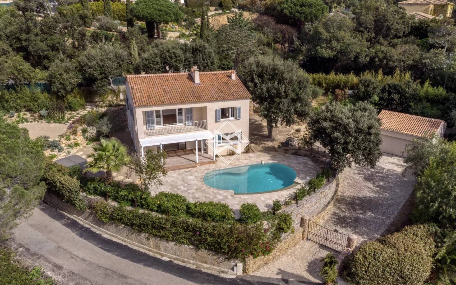 Maison à vendre, 200m², LA CROIX VALMER
