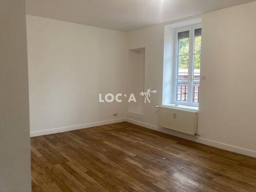 Appartement à louer 960 € 4 pièces 3 chambres 85 m² Étage 1/2 Nuits-Saint-Georges 21700