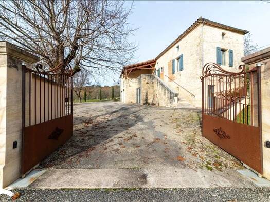 Maison à vendre 395 500 € 5 pièces 3 chambres 150 m² 5 523 m² de terrain Les Junies 46150