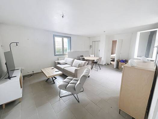 Maison de plain-pied à vendre 77 500 € 2 pièces 1 chambre 59 m² 354 m² de terrain Brionne 27800