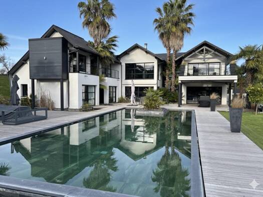 Maison à vendre 1 470 000 € 5 pièces 4 chambres 350 m² 2 900 m² de terrain Tonkin-Pesque-Saint Julien Lons 64140