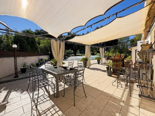 Villa à vendre 790 000 € 7 pièces 5 chambres 210 m² 2 000 m² de terrain Pallieres-Plan des Pennes Les Pennes-Mirabeau 13170