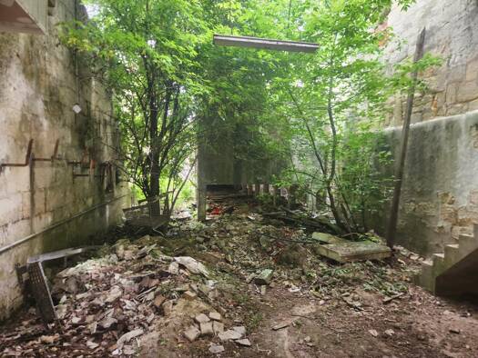 Immeuble à vendre 65 000 € 300 m² Sud Saint-André-de-Cubzac 33240